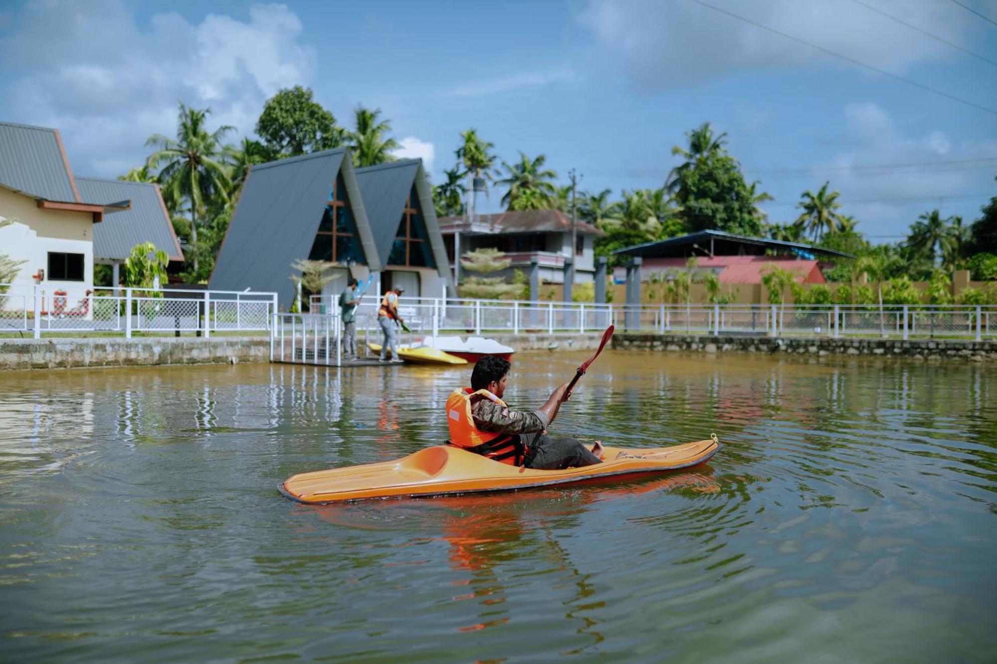 Leela'S 7Th Heaven Resort & Spa Trikunnapuzha Eksteriør billede