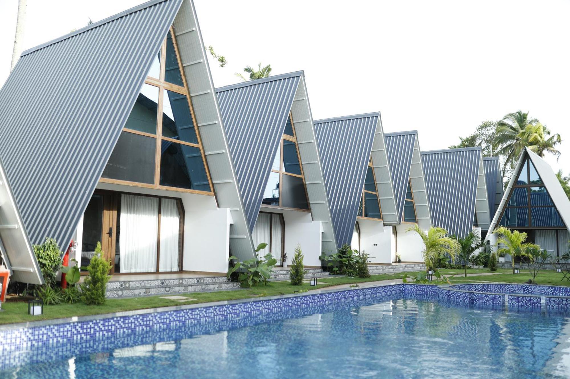 Leela'S 7Th Heaven Resort & Spa Trikunnapuzha Eksteriør billede