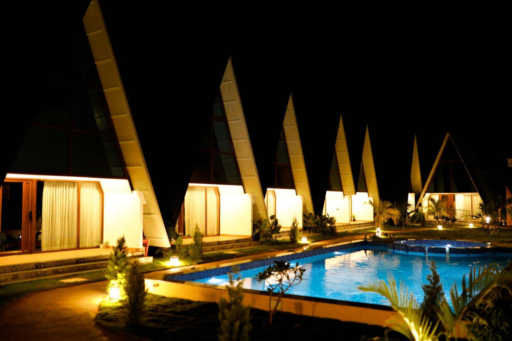 Leela'S 7Th Heaven Resort & Spa Trikunnapuzha Eksteriør billede